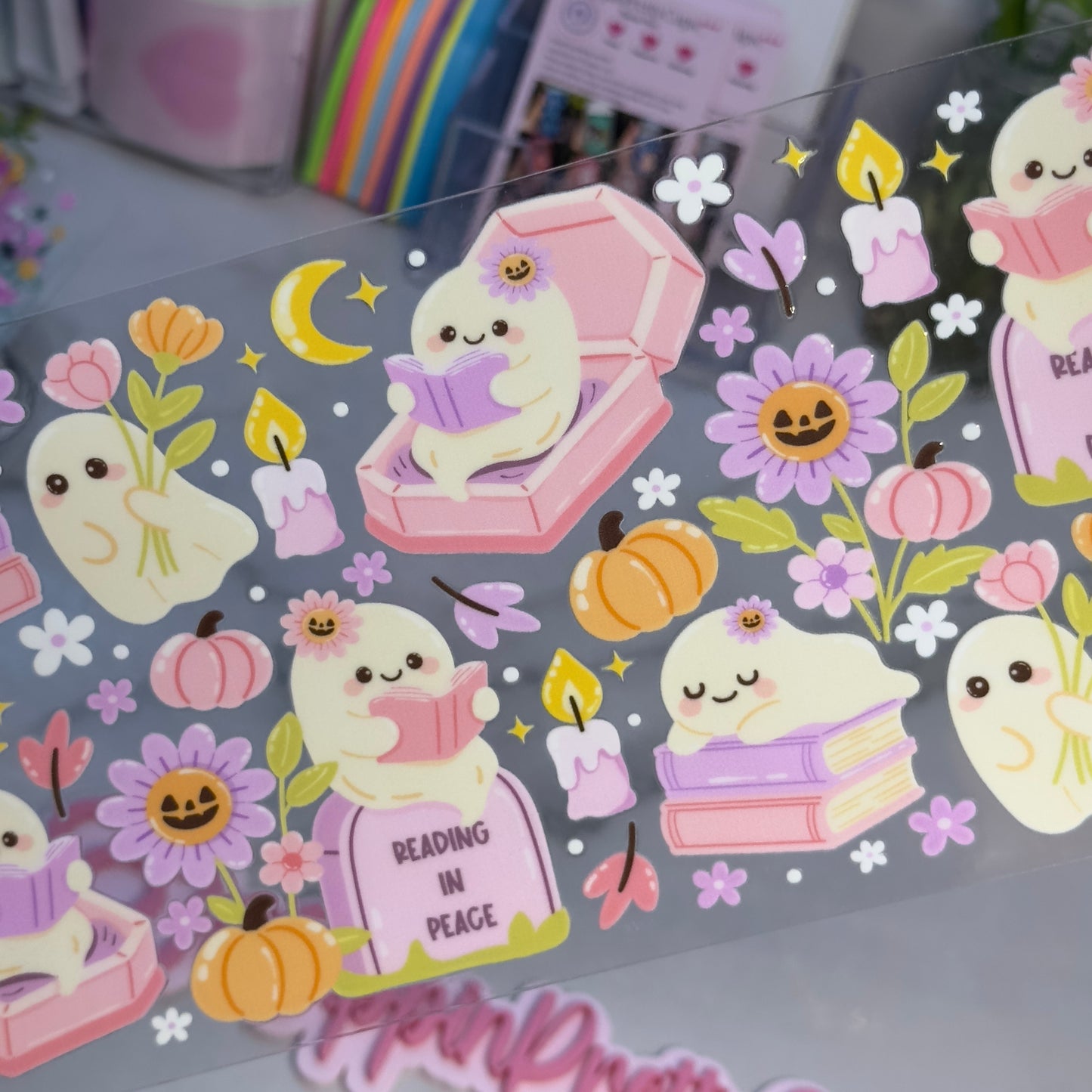 Halloween / Cute ghost reading