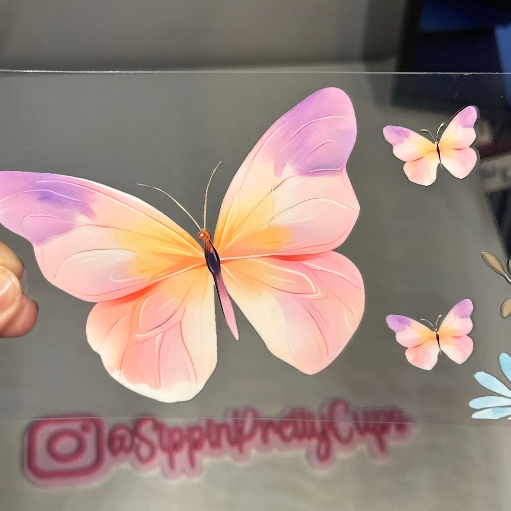 Butterflies / Pink butterflies and flowers