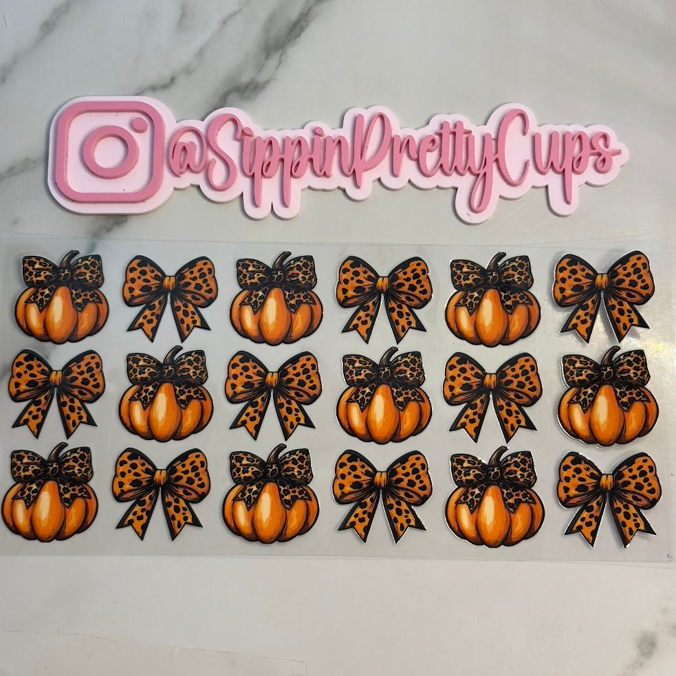 Halloween / Orange Bows and Pumpkins