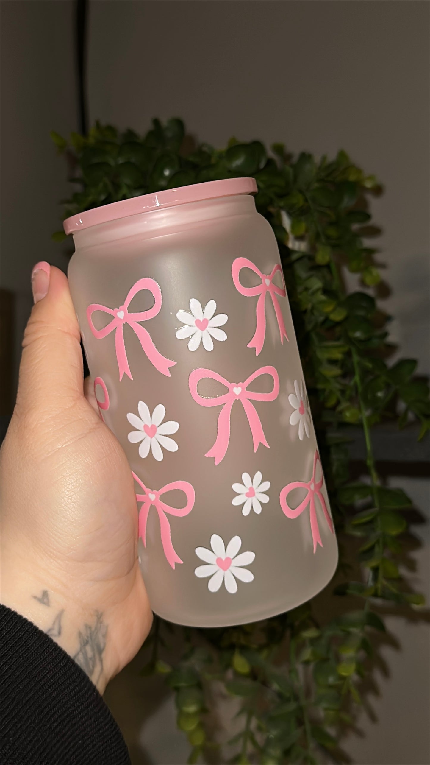 16oz UV DTF wrap Pink bows and daisies design on a frosted glass Libby cup