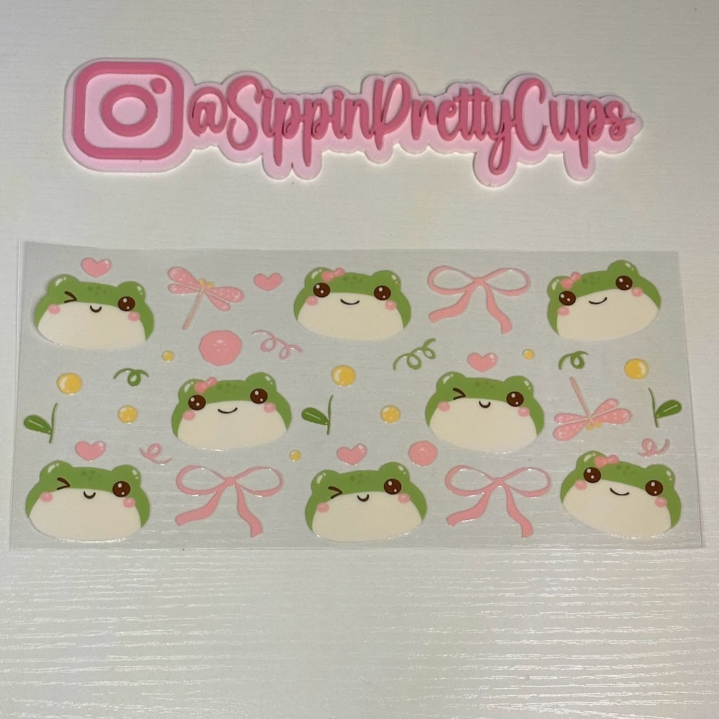 Animals / Cute Frogs and Bows