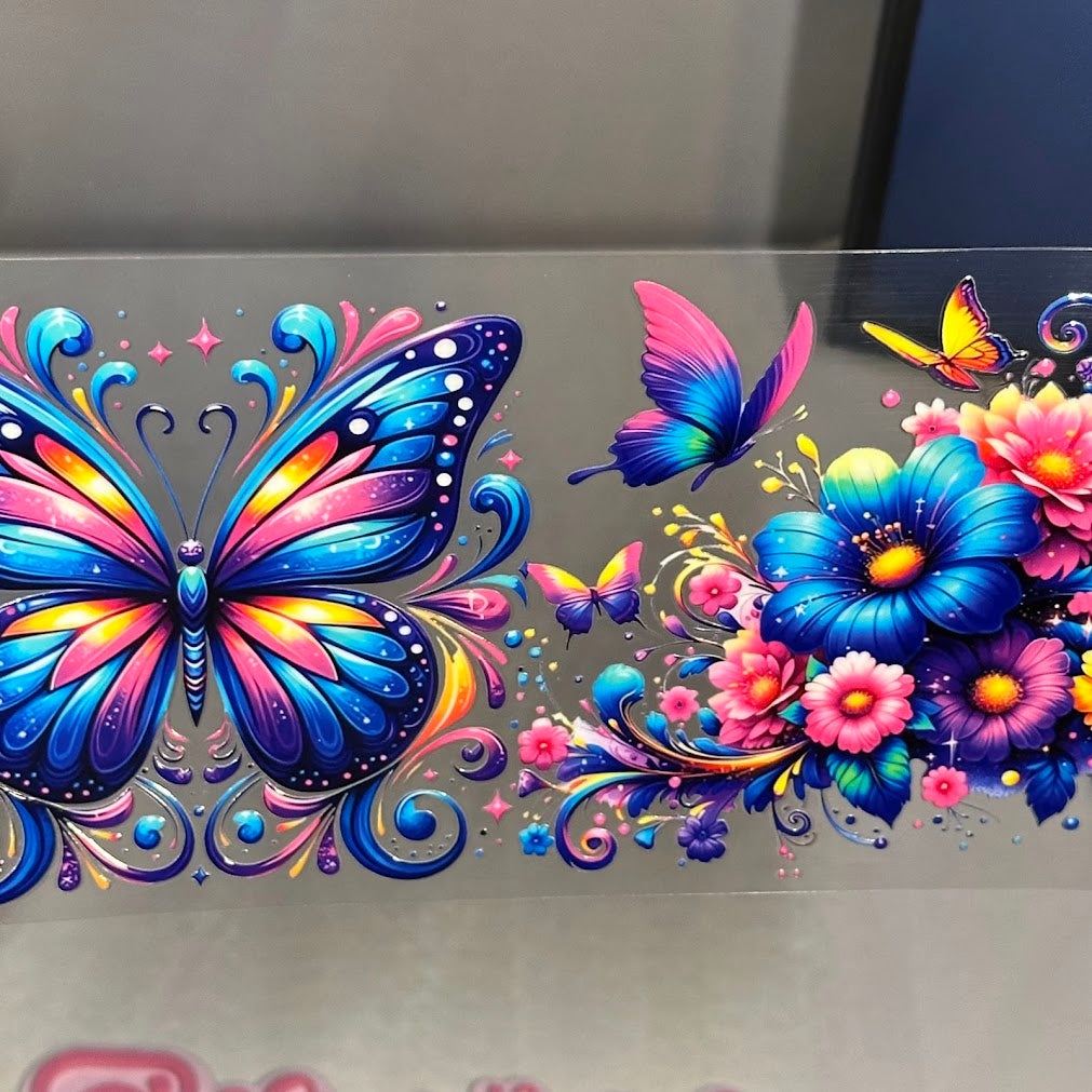Butterflies / Vibrant Butterfly and Flower