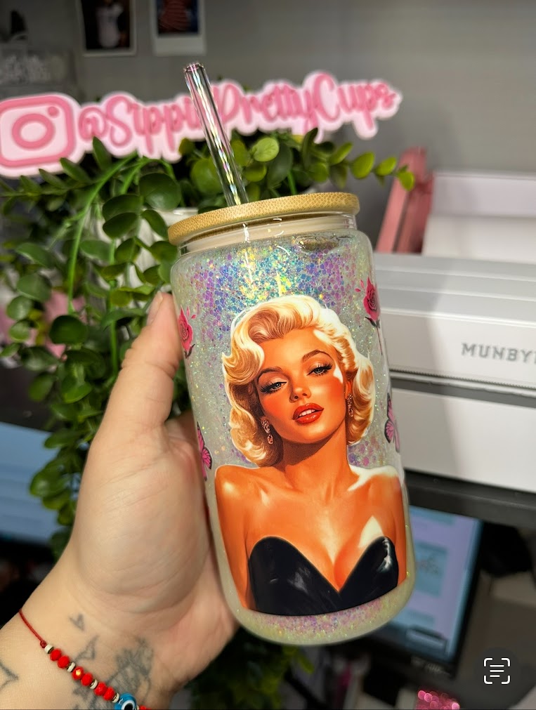 16oz Glass Snowglobe Marilyn Monroe