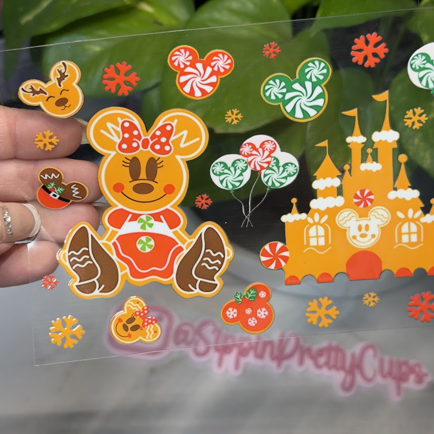 Christmas / Mickey and Minnie Mouse Gingerbread Castle